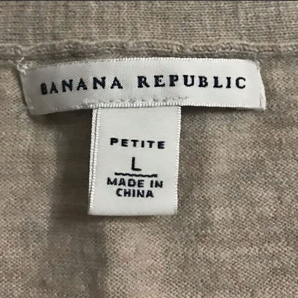 Banana Republic Women’s Gray Button Down Short Sleeve V-Neck Cardigan - Picture 7 of 7